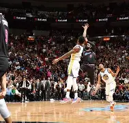 里程碑夜布莱顿绝杀压哨，德甲赛后刷纪录，压力陡增，更衣室氛围转暖的简单介绍